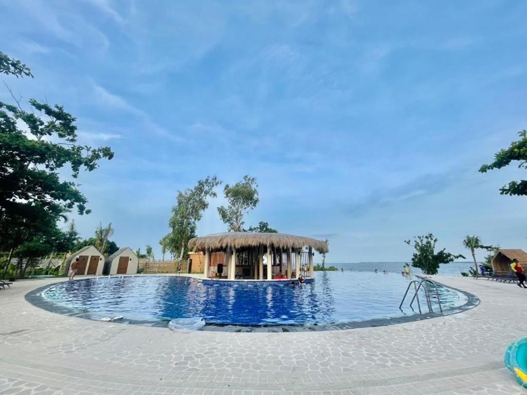 Mactan Newtown Condo With Pool Access Lapu-Lapu City Exterior photo